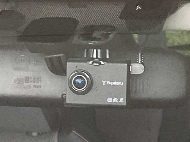 【ドライブレコーダー】ドライブレコーダー装備!走行中はもちろん、あおり運転や事故に遭遇した際、映像で記録し、万一のリスクに備えます。※記録用SDカードはお客様ご自身でご準備いただく必要があります。