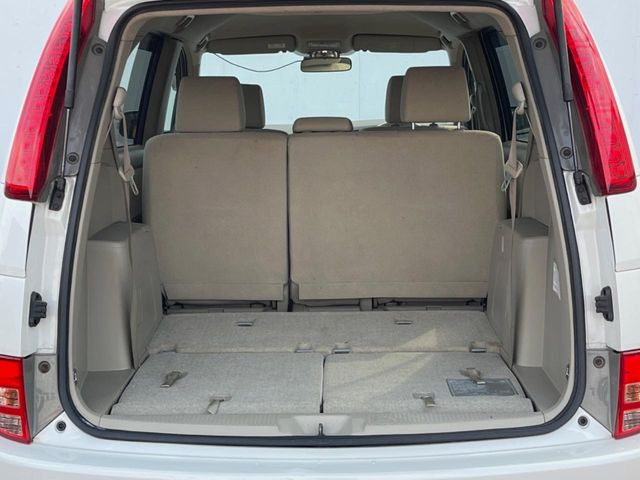 ���i�̂���������ʋ΁A���}���ɏ\���ȉ׎��X�y�[�X���m�ۂ��Ă���܂��B�Z�J���h�V�[�g��|���ƁA�傫�ȉו��̐ύڂ��\�ł���