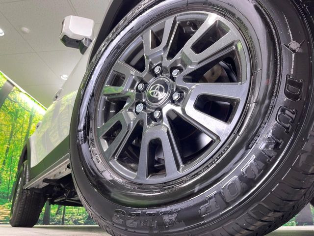 �y����18�C���`�A���~�z�C�[���z�O�ςɃ}�b�`���������A���~�z�C�[���𑕒����Ă���܂��B�e��ЊO�A���~�z�C�[����A�X�^�b�h���X�^�C�����戵�����Ă���܂��B���񂲑��k����������