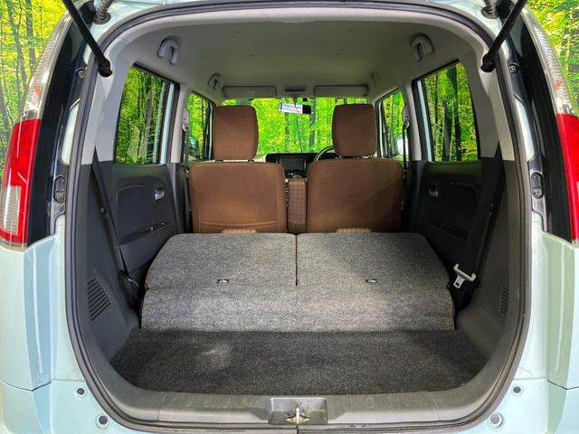 ���i�̂���������ʋ΁A���}���ɏ\���ȉ׎��X�y�[�X���m�ۂ��Ă���܂��B�Z�J���h�V�[�g��|���ƁA�傫�ȉו��̐ύڂ��\�ł���