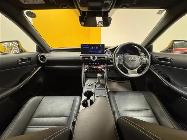 IS300h バージョンL