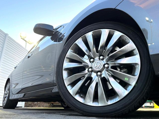 �y����19�C���`�A���~�z�C�[���z�O�ςɃ}�b�`���������A���~�z�C�[���𑕒����Ă���܂��B�e��ЊO�A���~�z�C�[����A�X�^�b�h���X�^�C�����戵�����Ă���܂��B���񂲑��k����������