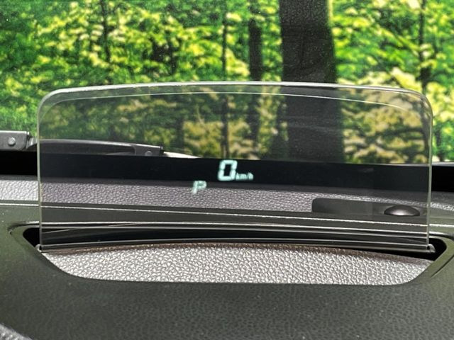 �y�w�b�h�A�b�v�f�B�X�v���C�z���݂̑��x�⑖�s�����f�W�^���\���ŉ^�]�ȑO���̃K���X�ɓ��e!�^�]���A�ڐ������炳���K�v�ȏ����m�F�ł���̂łƂ��Ă��֗��ň��S!