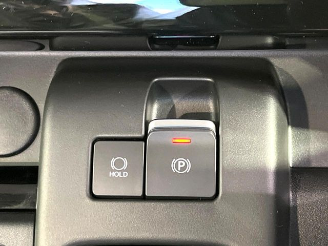 �y�I�[�g�u���[�L�z�[���h�z�M���҂���a�؂Œ�Ԏ��Ƀu���[�L���瑫�𗣂��Ă��A��~��Ԃ�ێ����Ă���܂��B�O�i����Ƃ��̓A�N�Z���𓥂߂Ύ����ŉ��������̂ň��S��X���^�]���y�ɂȂ�܂���