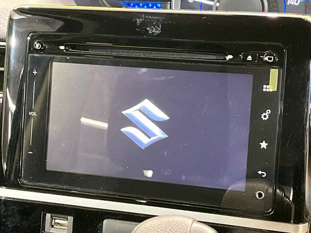 �y���[�J�[�����i�r�z�C���e���A�ɗn�����ރX�^�C���b�V���ȁu��p�݌v�v���[�J�[�i�r�𑕔��􎋔F���⑀�쐫�ȂǊ�{���\�ɂ��D��A���㎿�ȃJ�[���C�t�����y���݂��������܂��B