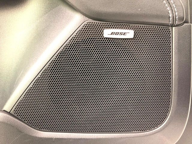 �yBOSE�T�E���h�V�X�e���z���[�J�[�I�v�V�����̍��i�ʃT�E���h�V�X�e���𓋍ځB��p�̃`���[�j���O���{���ꂽ�召�l�X�ȃX�s�[�J�[����ǎ��ȃT�E���h���t�ł��A�Տꊴ���ӂ�鉹����Ԃ����o���܂��B