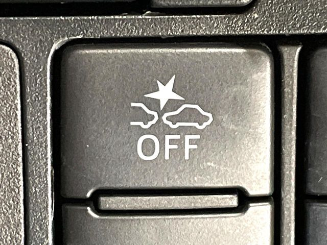 �y�X�}�[�g�A�V�X�g�z���s���ɑO���̎ԗ�����F�����A�Փ˂������Ȏ��͌x��ƃu���[�L�ŏՓˉ���Ɣ�Q�y�����A�V�X�g�B�����S�Ƀh���C�u�����y���݂��������܂��B