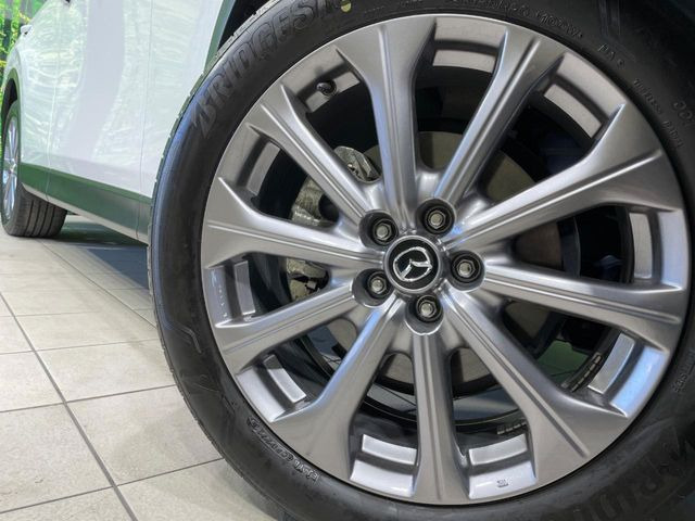 �y����20�C���`�A���~�z�C�[���z�O�ςɃ}�b�`���������A���~�z�C�[���𑕒����Ă���܂��B�e��ЊO�A���~�z�C�[����A�X�^�b�h���X�^�C�����戵�����Ă���܂��B���񂲑��k����������