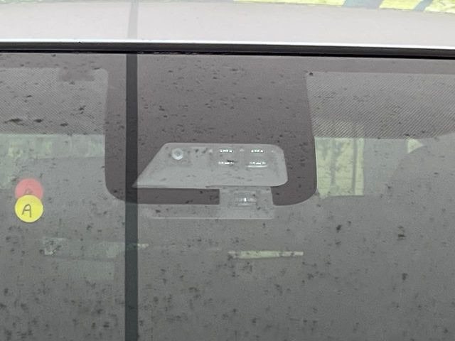 �y�g���^�Z�[�t�e�B�Z���X�z���s���ɑO���̎ԗ�����F�����A�Փ˂������Ȏ��͌x��ƃu���[�L�ŏՓˉ���Ɣ�Q�y�����A�V�X�g�B�����S�Ƀh���C�u�����y���݂��������܂��B