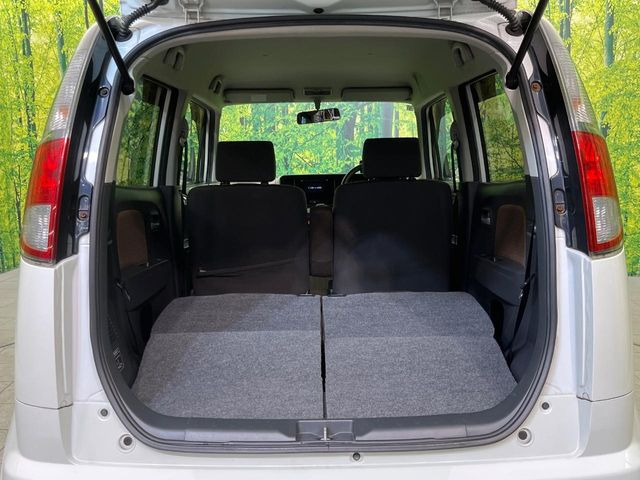 ���i�̂���������ʋ΁A���}���ɏ\���ȉ׎��X�y�[�X���m�ۂ��Ă���܂��B�Z�J���h�V�[�g��|���ƁA�傫�ȉו��̐ύڂ��\�ł���