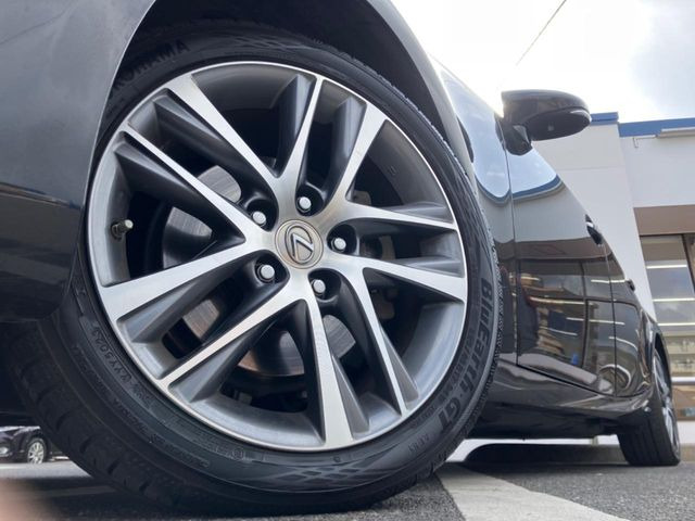 �y����17�C���`�A���~�z�C�[���z�O�ςɃ}�b�`���������A���~�z�C�[���𑕒����Ă���܂��B�e��ЊO�A���~�z�C�[����A�X�^�b�h���X�^�C�����戵�����Ă���܂��B���񂲑��k����������