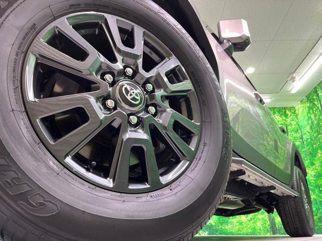 �y����18�C���`�A���~�z�C�[���z�O�ςɃ}�b�`���������A���~�z�C�[���𑕒����Ă���܂��B�e��ЊO�A���~�z�C�[����A�X�^�b�h���X�^�C�����戵�����Ă���܂��B���񂲑��k����������