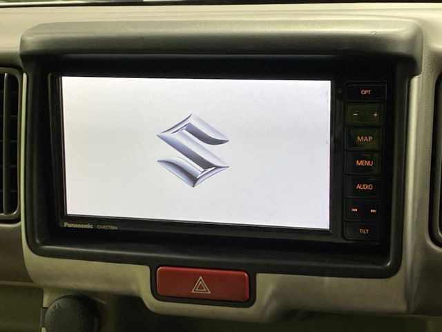 �y�����i�r�z�l�C�̏����i�r�𑕔����Ă���܂��B�i�r�̎g���₷���͂������A�I�[�f�B�I�@�\���[��!�L�����v�◷�s�͂������A�ʋ΂┃�����ȂǕ��i�̃h���C�u���y�����Ȃ�͂���