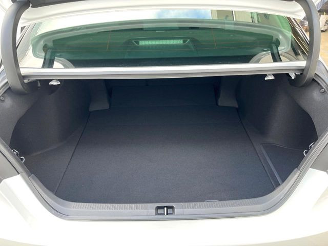 ���i�̂���������ʋ΁A���}���ɏ\���ȉ׎��X�y�[�X���m�ۂ��Ă���܂��B