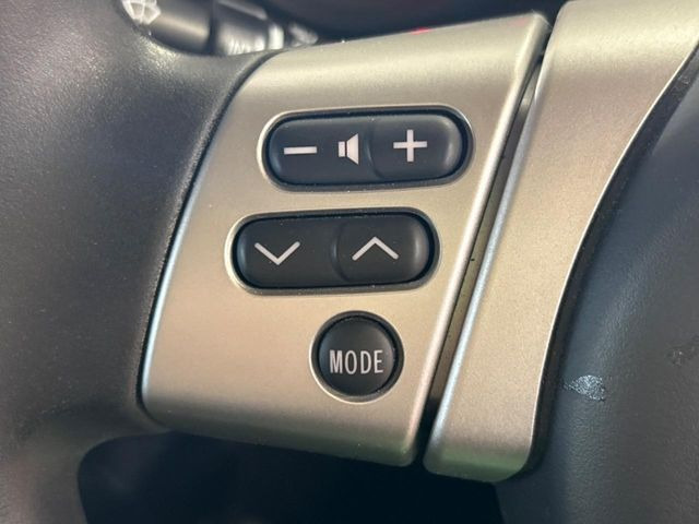 �y�X�e�A�����O�X�C�b�`�z�^�]���A�O������ڐ������炷���ƂȂ��A�I�[�f�B�I���̑��삪�\�ȕ֗��@�\!���S&���K�ȃh���C�u�����o���Ă���܂���