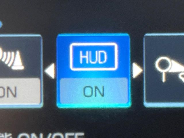 �y�w�b�h�A�b�v�f�B�X�v���C�z���݂̑��x�⑖�s�����f�W�^���\���ŉ^�]�ȑO���̃K���X�ɓ��e!�^�]���A�ڐ������炳���K�v�ȏ����m�F�ł���̂łƂ��Ă��֗��ň��S!