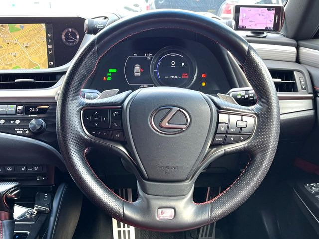 �y�����v�����X�e�A�����O�z�㎿�Ȋv���g�p���邱�ƂŁA��ɂ����������݂ƂĂ��^�]���₷���n���h���ł���