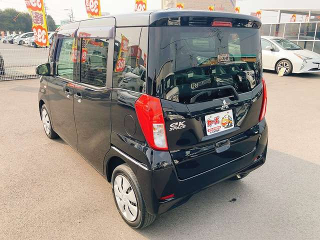 ���X�ł͌y�����Ԃ��畁�ʎԂ܂ŕ��L���I�[�����[�J�[�̎Ԏ�E�F�E�O���[�h��L�x�ɑ����Ă���܂��B