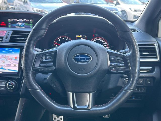 �y�����v�����X�e�A�����O�z�㎿�Ȋv���g�p���邱�ƂŁA��ɂ����������݂ƂĂ��^�]���₷���n���h���ł���