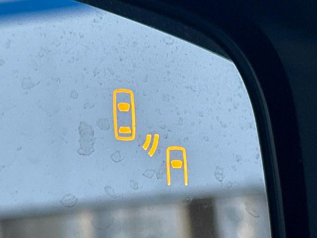 �y�����r�[�N���f�B�e�B�N�V�����z���s���A�h�A�~���[�̎��p�ɂȂ�₷���ӏ��Ɍ㑱�Ԃ��ڋ߂���ƃT�C�h�~���[�t�߂Ɍx����\���A�h���C�o�[�ɒ��ӊ��N�ƁA����̍ۂ̓n���h��������A�V�X�g�����܂��B