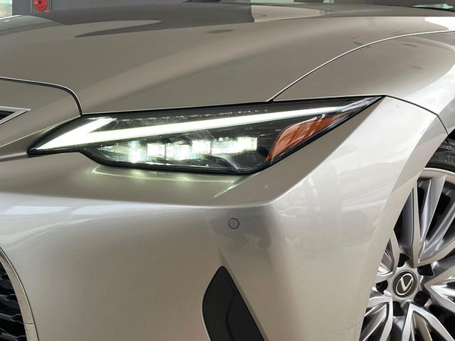 �y�O��LED�w�b�h���C�g�z�X�^�C���b�V���Ȍ����ڂ̎O��LED�w�b�h���C�g�𑕔���X�^�C�������łȂ��A��Ԃ̑��s�����E�ǍD�ň��S���Ă���肢�������܂��B