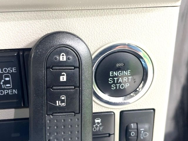 �y�L�[�t���[�V�X�e���z�J�o����|�P�b�g�ɓ��ꂽ�܂܂ł��h�A�̎{���E�������\�ȃX�}�[�g�L�[�𑕔��B�G���W���̃I���E�I�t�����J�M�����o���K�v����������Ƃ��Ă��֗��ł���