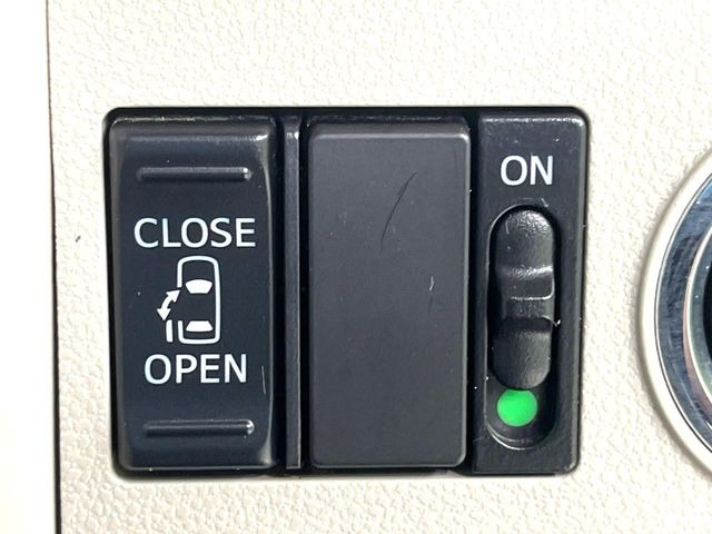 �y�p���[�X���C�h�h�A�z�X�}�[�g�L�[��^�]�Ȃ̃X�C�b�`�ŃX���C�h�h�A�̊J���\���d��������͂����ăh�A���J����K�v�������A���������q�l�ł��A�d���ו��������Ă��鎞�����N�ɊJ���߂ł��܂���