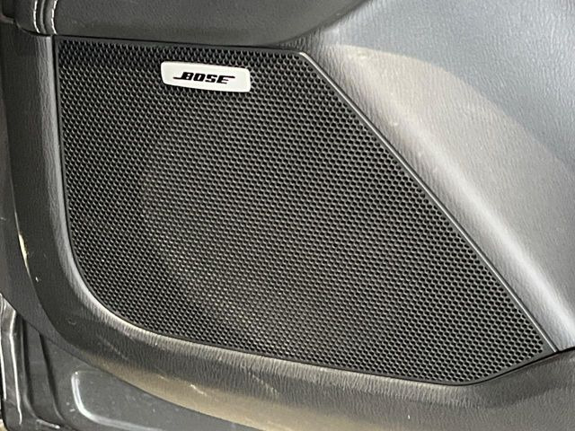 �yBOSE�T�E���h�V�X�e���z���[�J�[�I�v�V�����̍��i�ʃT�E���h�V�X�e���𓋍ځB��p�̃`���[�j���O���{���ꂽ�召�l�X�ȃX�s�[�J�[����ǎ��ȃT�E���h���t�ł��A�Տꊴ���ӂ�鉹����Ԃ����o���܂��B