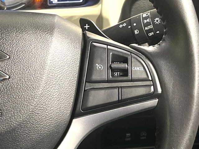 �y�N���[�Y�R���g���[���z�������H�����N���N���s�B�A�N�Z���𗣂��Ă���葬�x�ő��s���ł��A�������^�]���̕��S���y��!�����E�������ȒP�ȃX�C�b�`����Œ����ł��܂��B