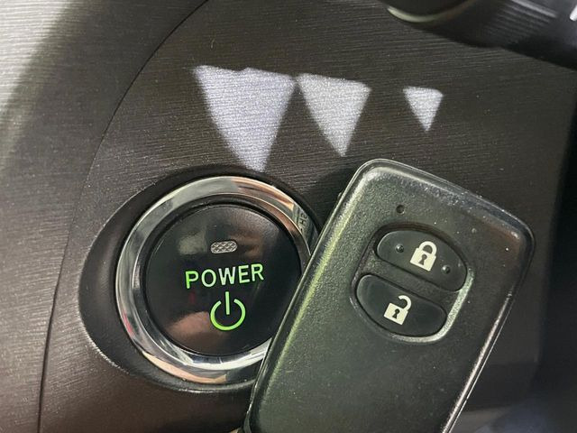 �y�X�}�[�g�L�[�z�J�o����|�P�b�g�ɓ��ꂽ�܂܂ł��h�A�̎{���E�������\�ȃX�}�[�g�L�[�𑕔��B�G���W���̃I���E�I�t�����J�M�����o���K�v����������Ƃ��Ă��֗��ł���