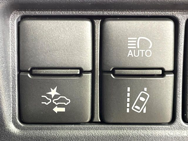 �y�g���^�Z�[�t�e�B�Z���X�z���s���ɑO���̎ԗ�����F�����A�Փ˂������Ȏ��͌x��ƃu���[�L�ŏՓˉ���Ɣ�Q�y�����A�V�X�g�B�����S�Ƀh���C�u�����y���݂��������܂��B