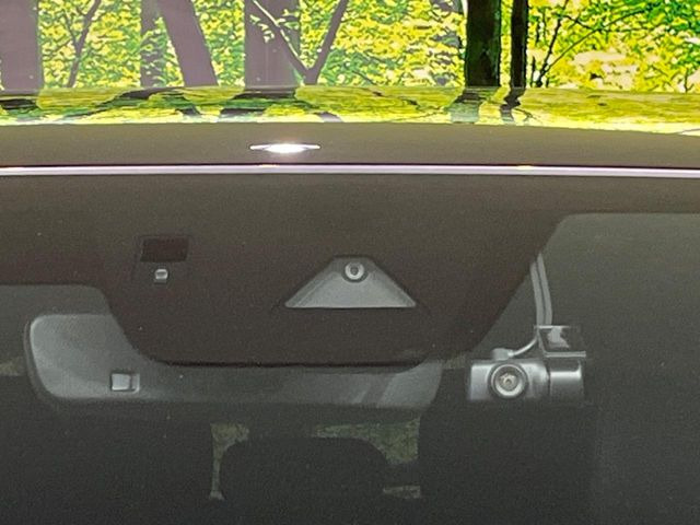 �y�X�}�[�g�u���[�L�T�|�[�g�z���s���ɑO���̎ԗ�����F�����A�Փ˂������Ȏ��͌x��ƃu���[�L�ŏՓˉ���Ɣ�Q�y�����A�V�X�g�B�����S�Ƀh���C�u�����y���݂��������܂��B