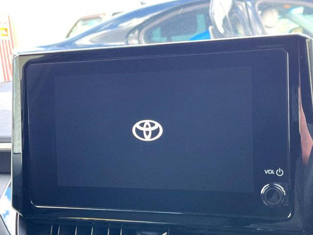 �y8�C���` �f�B�X�v���C�I�[�f�B�I�z���ʂ̃f�B�X�v���C��AppleCarPlay��AndroidAuto�����p�\�B�傫�ȉ�ʂŃX�}�z�i�r�A�v���������p���������܂���