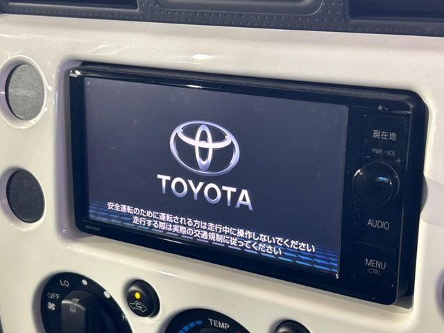 �y�����i�r�z�l�C�̏����i�r�𑕔����Ă���܂��B�i�r�̎g���₷���͂������A�I�[�f�B�I�@�\���[��!�L�����v�◷�s�͂������A�ʋ΂┃�����ȂǕ��i�̃h���C�u���y�����Ȃ�͂���