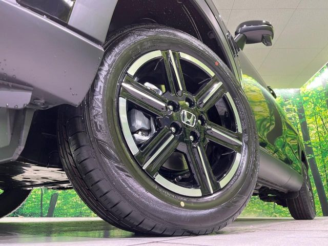 �y����16�C���`�A���~�z�C�[���z�O�ςɃ}�b�`���������A���~�z�C�[���𑕒����Ă���܂��B�e��ЊO�A���~�z�C�[����A�X�^�b�h���X�^�C�����戵�����Ă���܂��B���񂲑��k����������