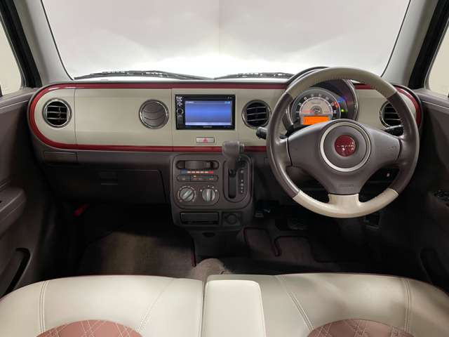 ���D�݂̃I�v�V�����𑕒����Č�[�Ԃ��邱�Ƃ��\�ł��B�i�r�E�o�b�N�J�����EETC�E��ȃt���b�v�_�E�����j�^�[�E�R�[�e�B���O�E�V�[�g�J�o�[�E�h���C�u���R�[�_�[�E�G���W���X�^�[�^�[ �ȂǂȂǎ戵����!