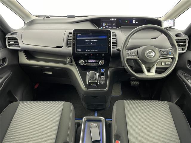 セレナ1.2 e-POWER ハイウェイスターV アーバンクロム