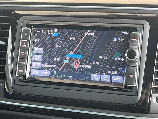 �������i�r:��̊��̂���i�r�́A����������ԓ������o���Ă���܂��BBluetooth�Đ��ȂǃI�[�f�B�I�@�\���[�����Ă���܂��̂ŁA�^�]�����y���߂܂���