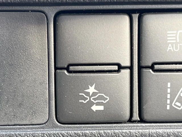 �y�g���^�Z�[�t�e�B�Z���X�z���s���ɑO���̎ԗ�����F�����A�Փ˂������Ȏ��͌x��ƃu���[�L�ŏՓˉ���Ɣ�Q�y�����A�V�X�g�B�����S�Ƀh���C�u�����y���݂��������܂��B