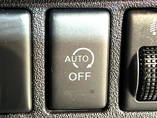 �y�A�C�h�����O�X�g�b�v�z�ԐM����a�؂Œ�Ԃ����ۂɃG���W�����~���A���ʂȔR���̏����}���܂��B�R��������ی�ɂȂ���@�\��G���W���̓u���[�L�𗣂��΍Ďn�����܂��B