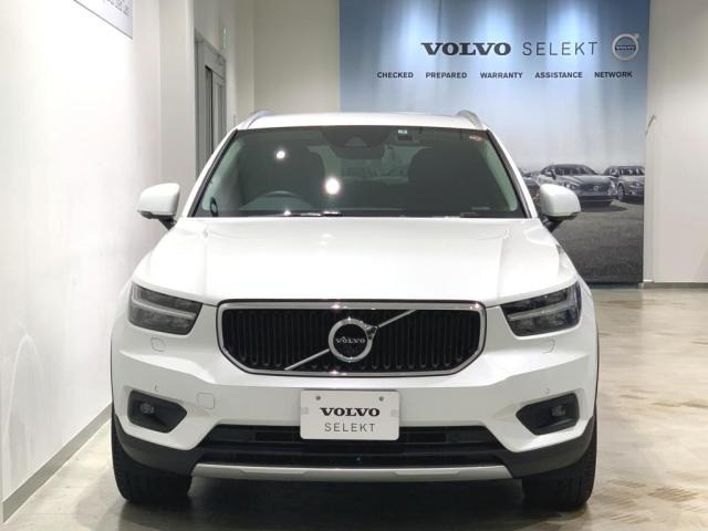 XC40B4 モメンタム