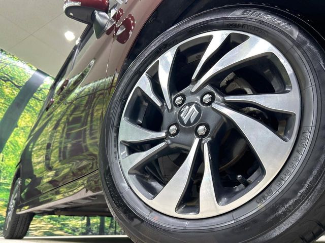 �y����15�C���`�A���~�z�C�[���z�O�ςɃ}�b�`���������A���~�z�C�[���𑕒����Ă���܂��B�e��ЊO�A���~�z�C�[����A�X�^�b�h���X�^�C�����戵�����Ă���܂��B���񂲑��k����������