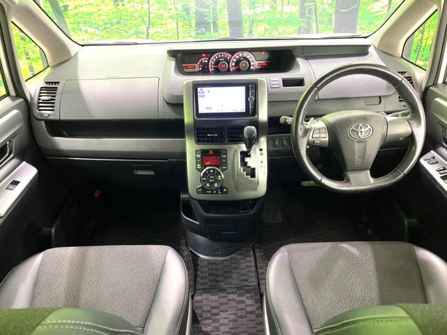 ヴォクシー2.0 ZS 煌Z