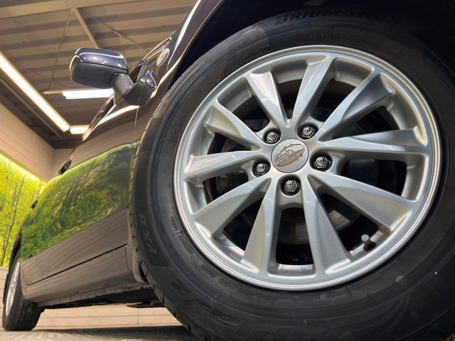 �y����15�C���`�A���~�z�C�[���z�O�ςɃ}�b�`���������A���~�z�C�[���𑕒����Ă���܂��B�e��ЊO�A���~�z�C�[����A�X�^�b�h���X�^�C�����戵�����Ă���܂��B���񂲑��k����������