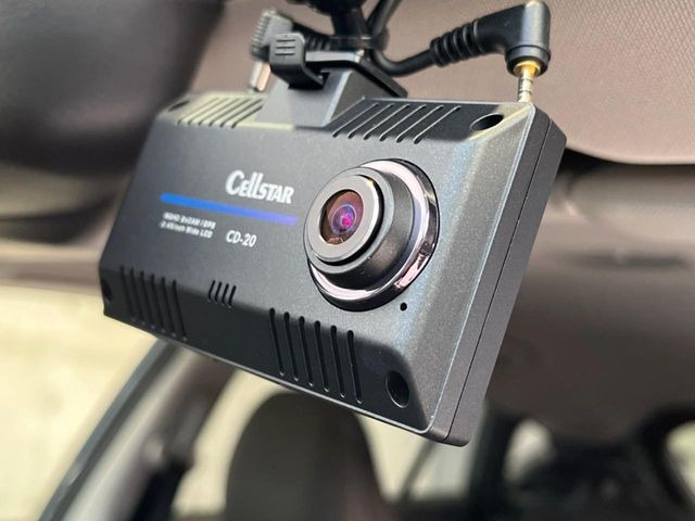 �y�h���C�u���R�[�_�[�z���S�E���S�ȃJ�[���C�t�ɕK�{�̃h���C�u���R�[�_�[�𑕔�!���s���͂������A������^�]�⎖�̂ɑ��������ۂ̏󋵂��f���ŋL�^���A����̃��X�N�ɔ����܂��B