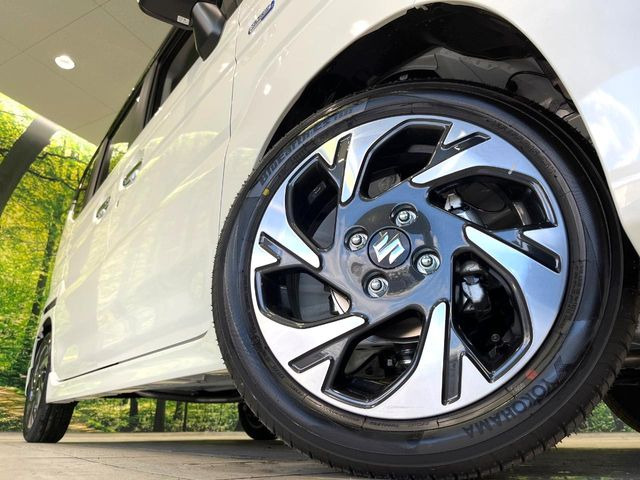 �y����15�C���`�A���~�z�C�[���z�O�ςɃ}�b�`���������A���~�z�C�[���𑕒����Ă���܂��B�e��ЊO�A���~�z�C�[����A�X�^�b�h���X�^�C�����戵�����Ă���܂��B���񂲑��k����������