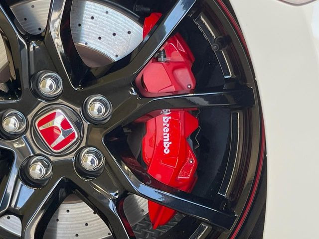 �y�u�����{���L�����p�[�z�n�C�p���[�ԗ��ɂ͋��͂ȃu���[�L���K�{!���E�̃X�[�p�[�J�[�ɂ��̗p�����C�^���A�̍������[�J�[�u�u�����{�v�𑕒�!�F�N�₩�ȃL�����p�[���X�|�[�e�B�Ȉ�ۂ��������Ă܂���