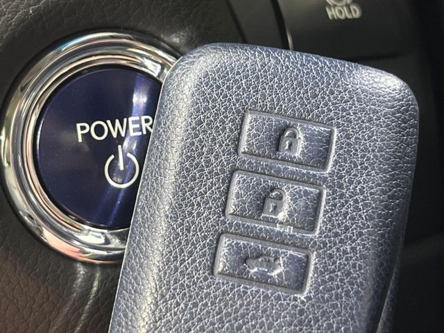 �y�X�}�[�g�L�[�z�J�o����|�P�b�g�ɓ��ꂽ�܂܂ł��h�A�̎{���E�������\�ȃX�}�[�g�L�[�𑕔��B�G���W���̃I���E�I�t�����J�M�����o���K�v����������Ƃ��Ă��֗��ł���