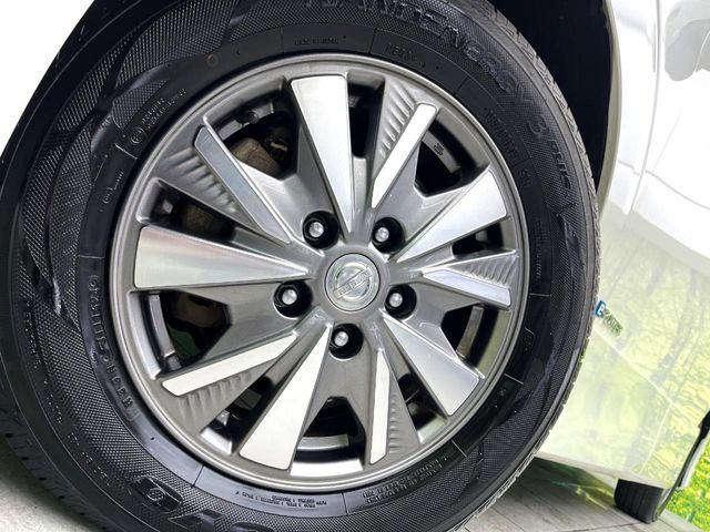 �y����15�C���`�A���~�z�C�[���z�O�ςɃ}�b�`���������A���~�z�C�[���𑕒����Ă���܂��B�e��ЊO�A���~�z�C�[����A�X�^�b�h���X�^�C�����戵�����Ă���܂��B���񂲑��k����������