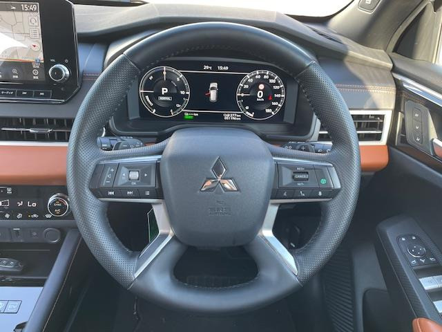 アウトランダーPHEV 2.4 P 4WD